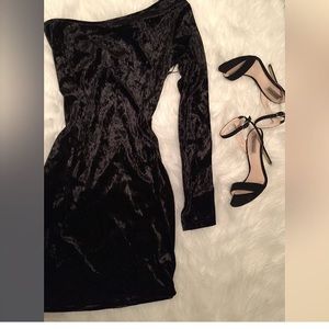 One sleeve velvet dress